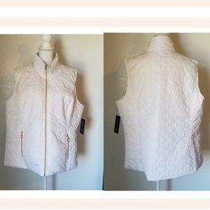 NWT Bright white patterned vest